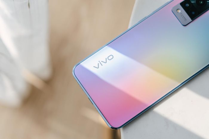 Vivo V21 5G trang bị camera selfie siêu nét